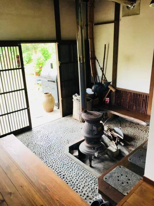 葉山町 葉山高台リノベーション離れ古民家 大型bbqグリル&ピザ窯付 -ペット可-ヴィラ エクステリア 写真